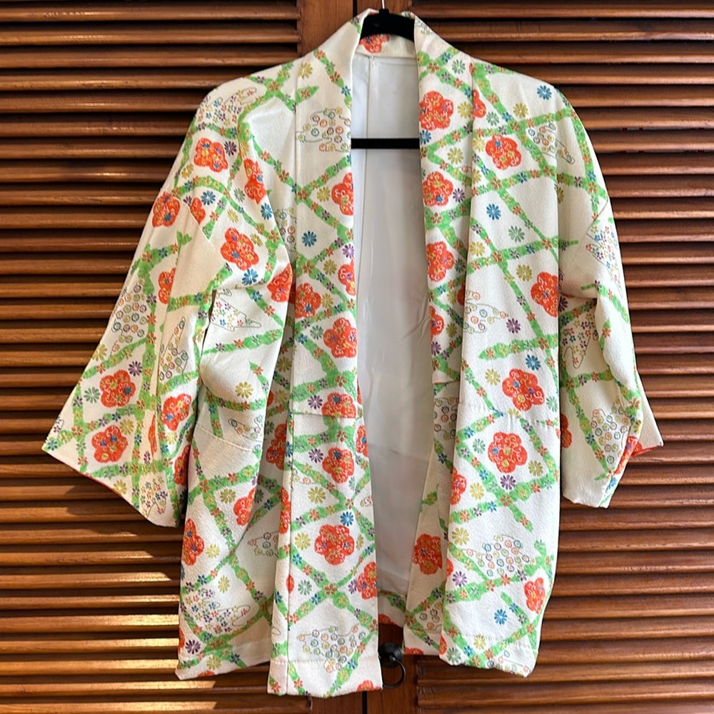 Vintage kimono short length to wear over leggings
